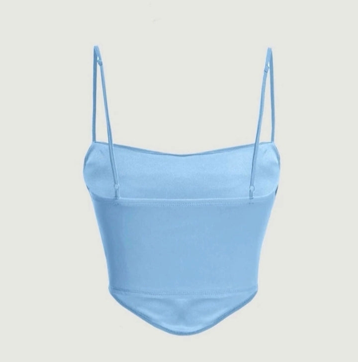 Crop top con detalles en mesh