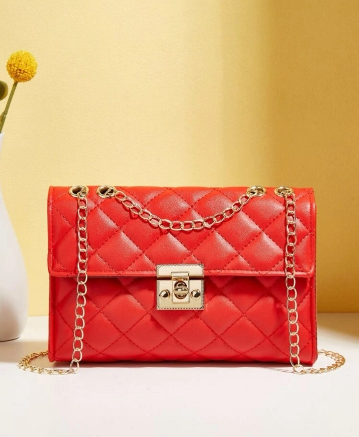 Bolso con cadena rojo