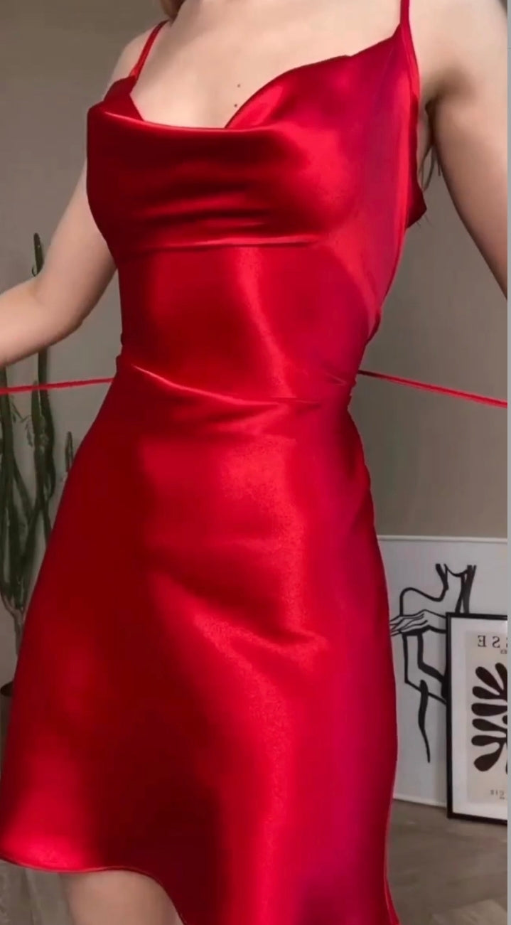 Vestido ari en satin- Rojo