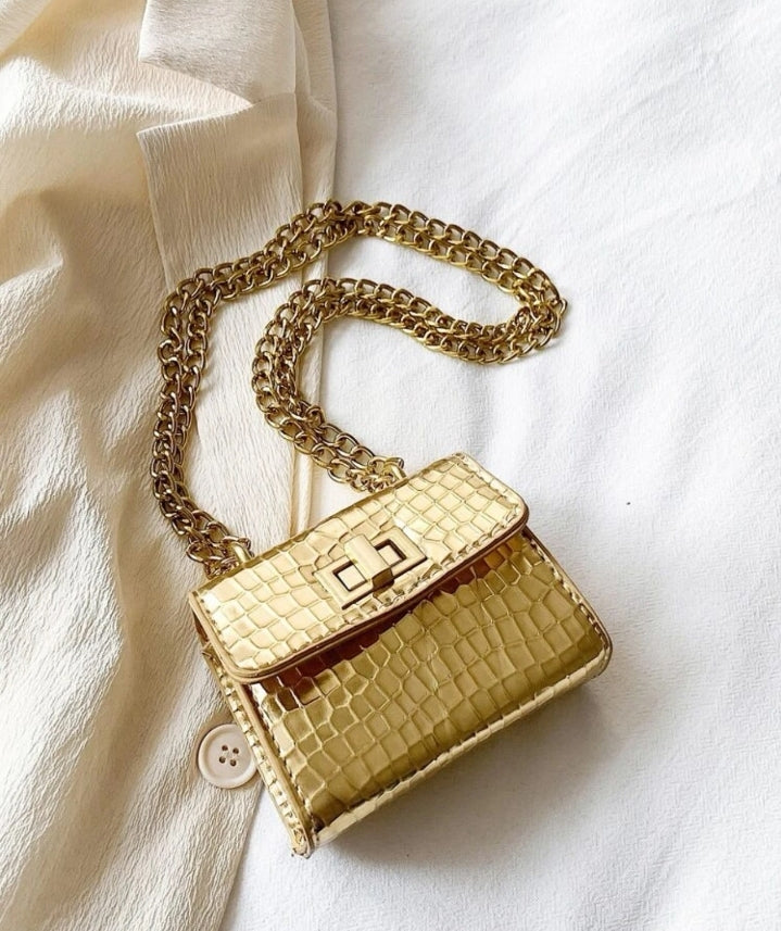 Bolso mini dorado