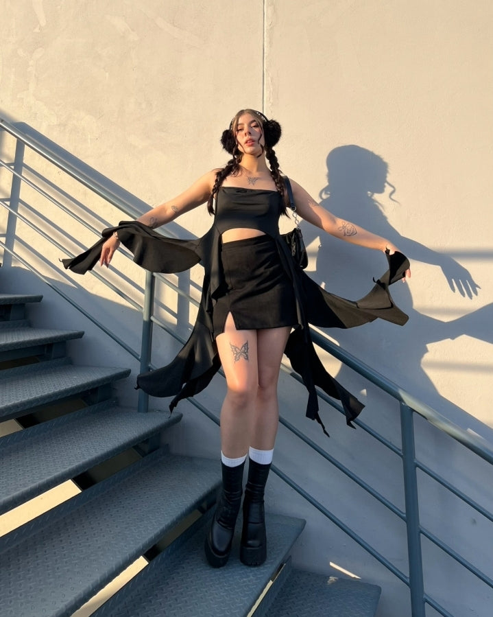 Crop top asimétrico con boleros