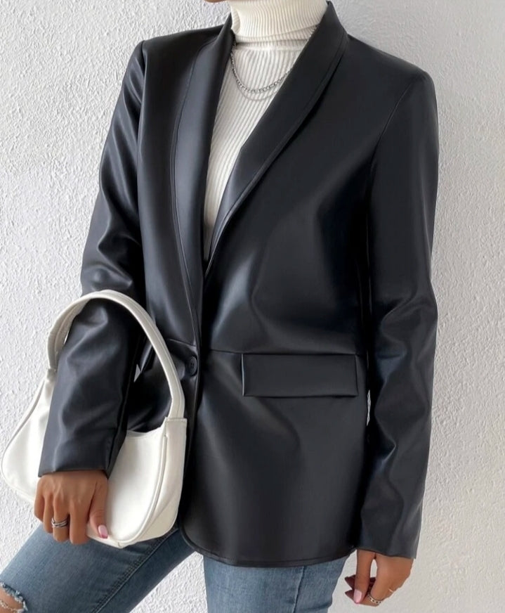 Blazer en cuerina forrado y grueso