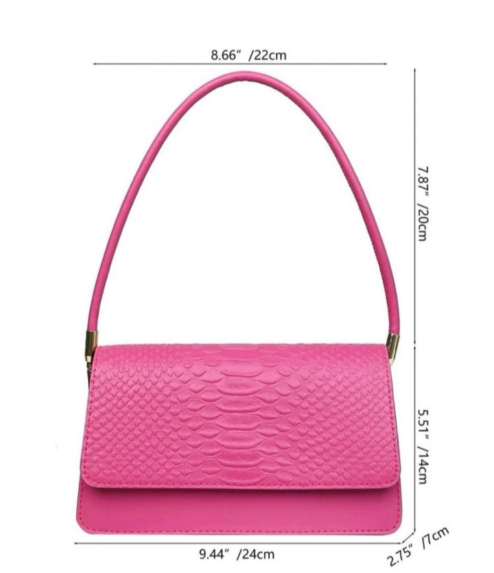 Bolso rosa con relieve
