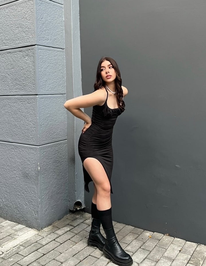 Vestido ajustado con horma fruncida