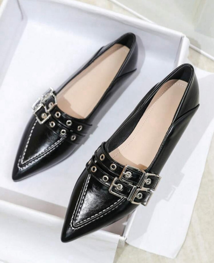 Mocasines planos y puntiagudos
