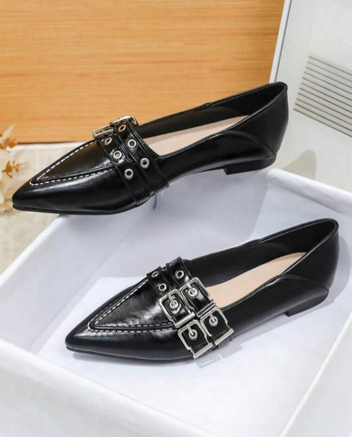 Mocasines planos y puntiagudos