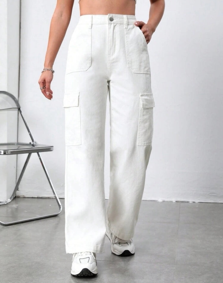 Jean cargo con bolsillo lateral, tiro alto