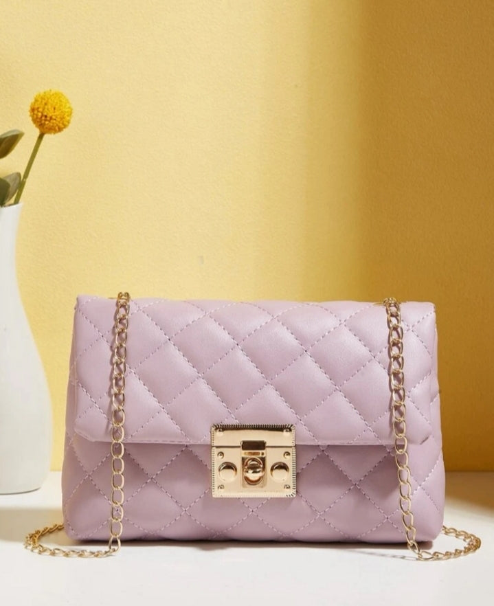 Bolso lila con relieve