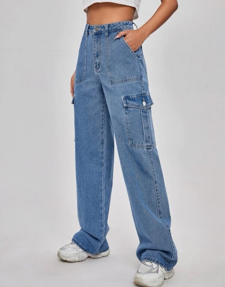 Jean cargo bota ancha, tiro alto