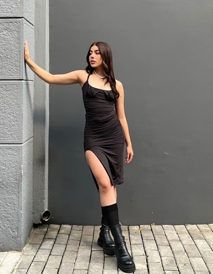 Vestido ajustado con horma fruncida