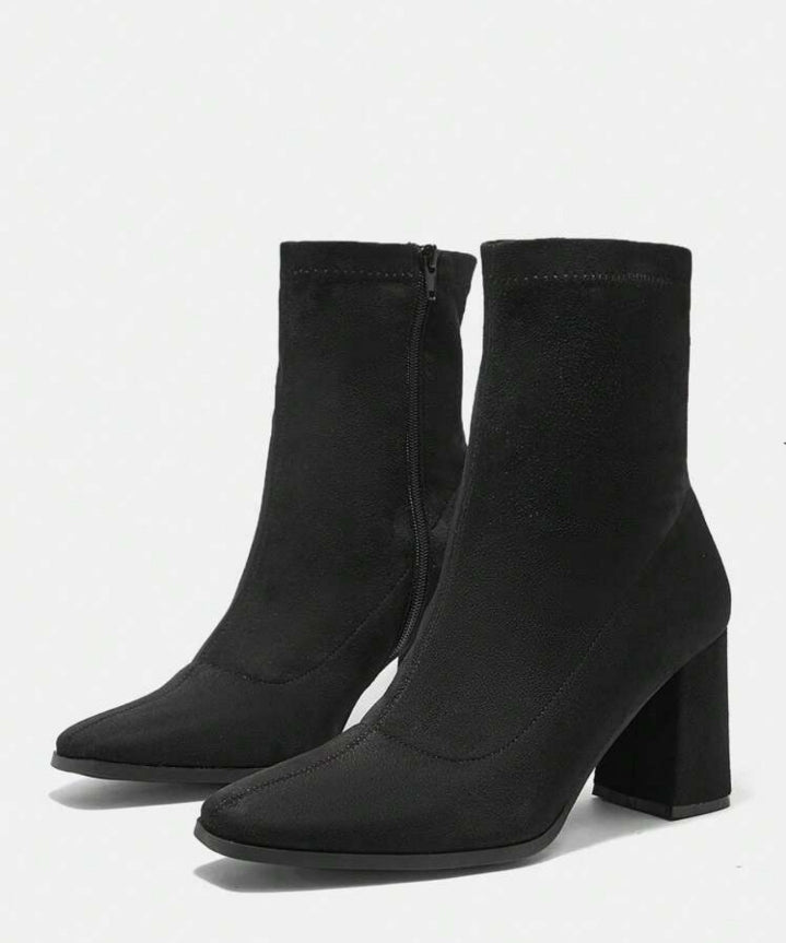 Botines de punta con tacón
