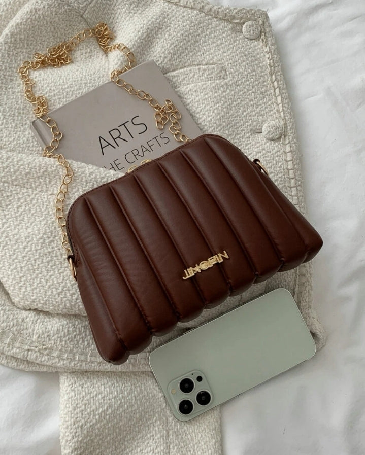 Bolso minimalista con textura - marrón