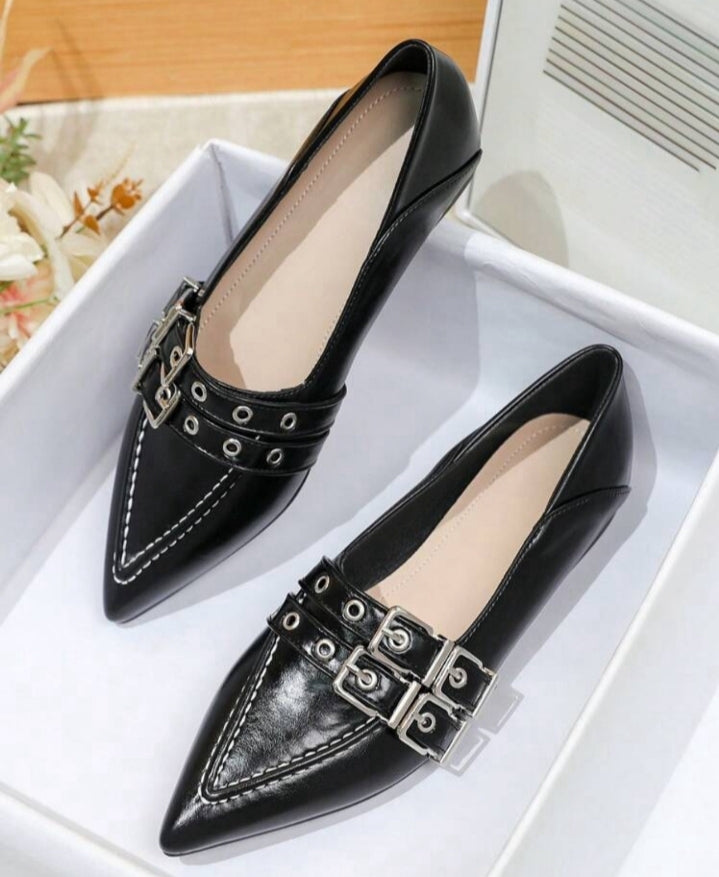 Mocasines planos y puntiagudos