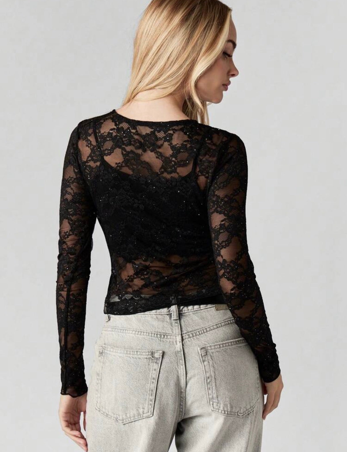 Top encaje con brillos