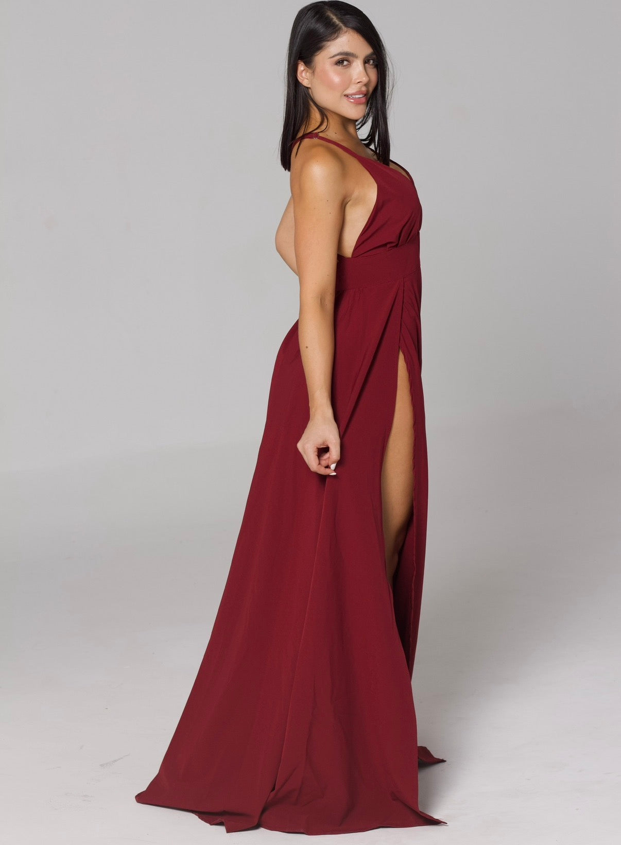 Vestido sienna vinotinto / dos aberturas, escote cruzado