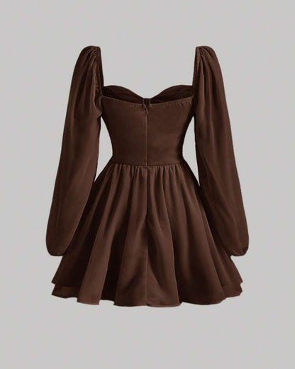 Vestido marrón escote corazón manga farol