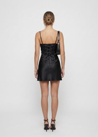 Vestido ari en satin de ajustar en la cintura-Negro