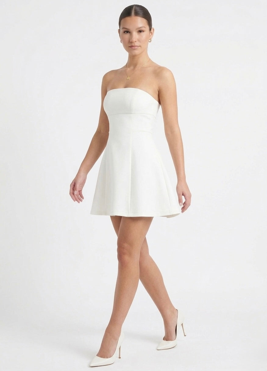 Vestido straple en corte A blanco