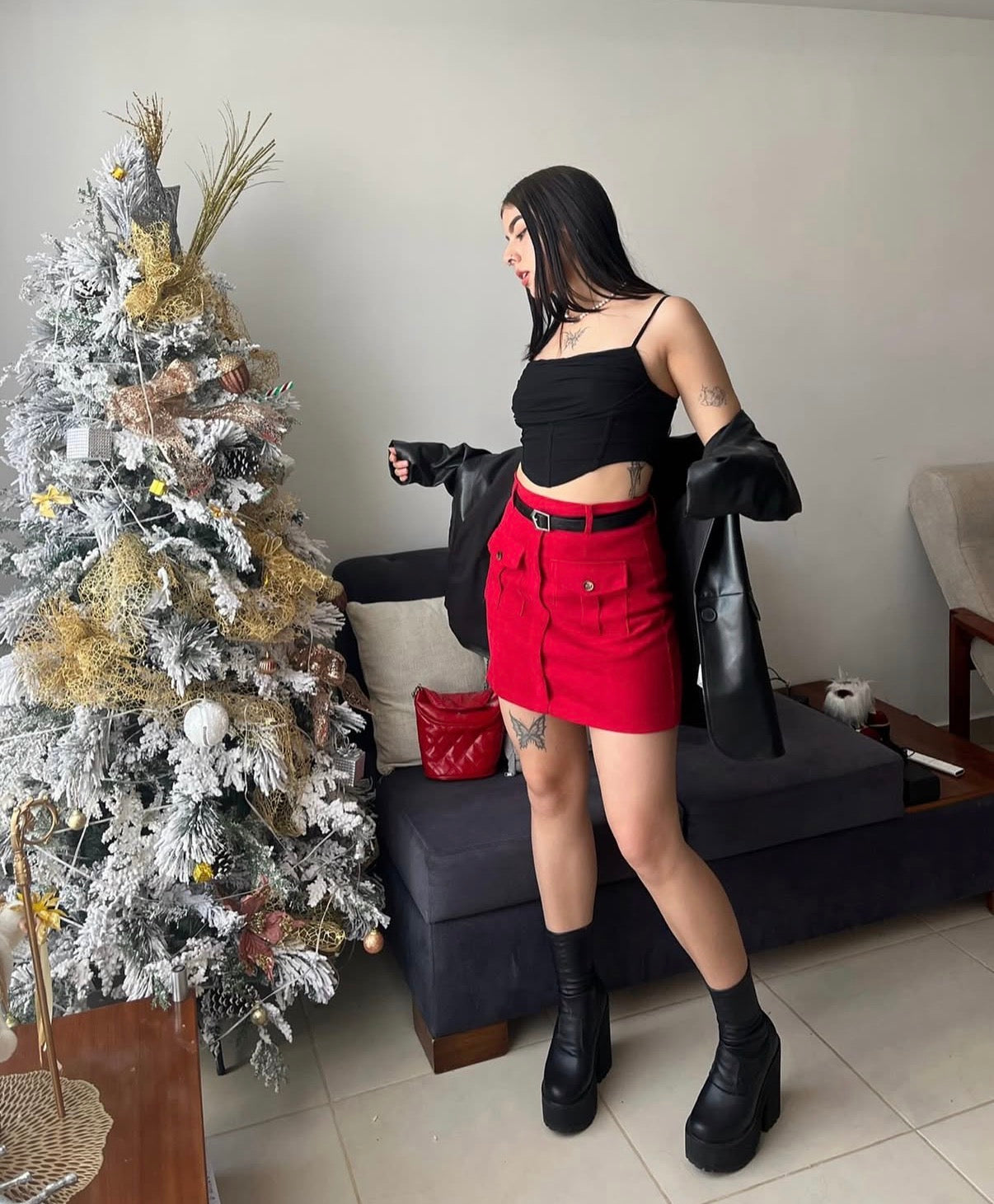 Falda en pana con cinturón