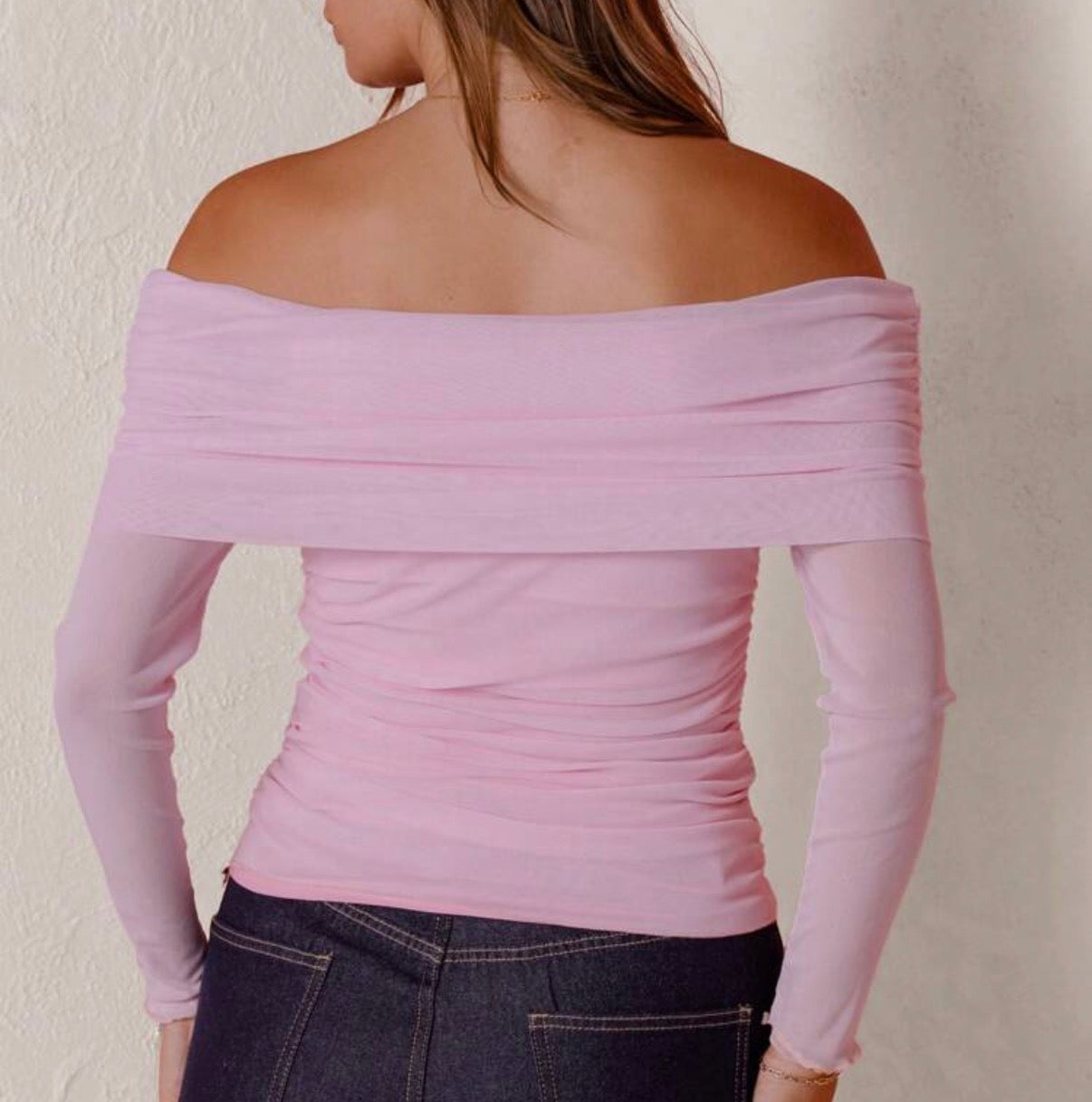 Blusa en mesh cuello bandeja