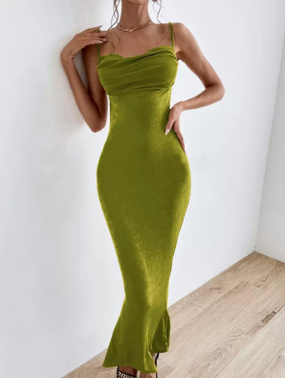 Vestido espalda abierta con cordón fruncido