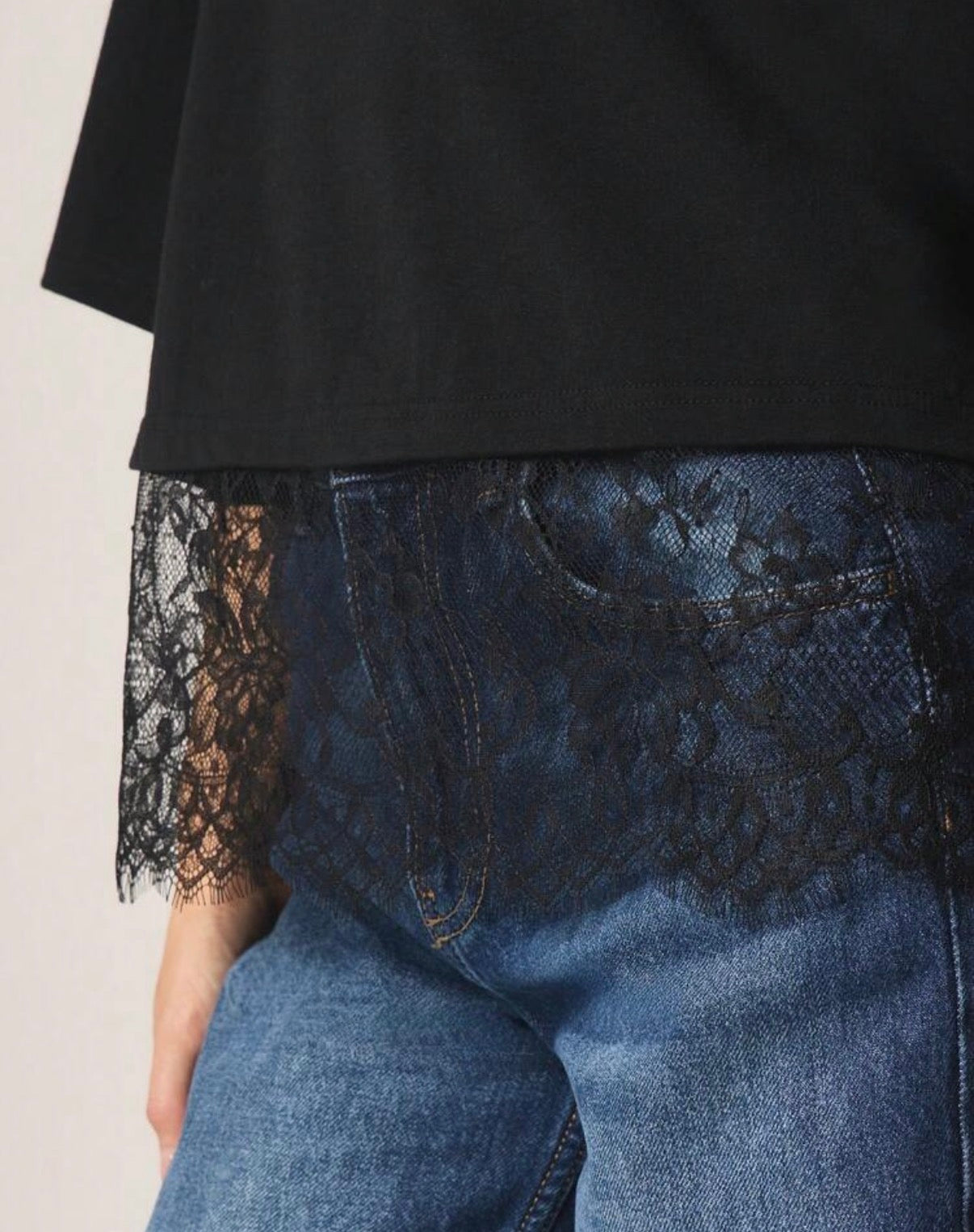 Aura t-shirt