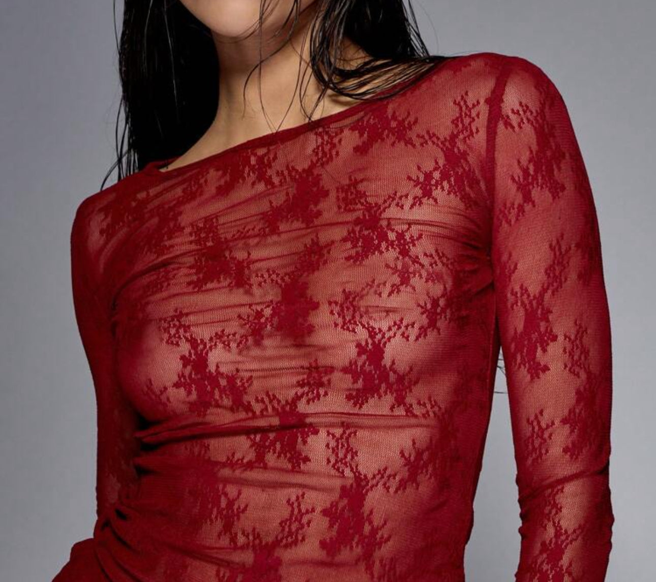 Blusa de encaje burdeos