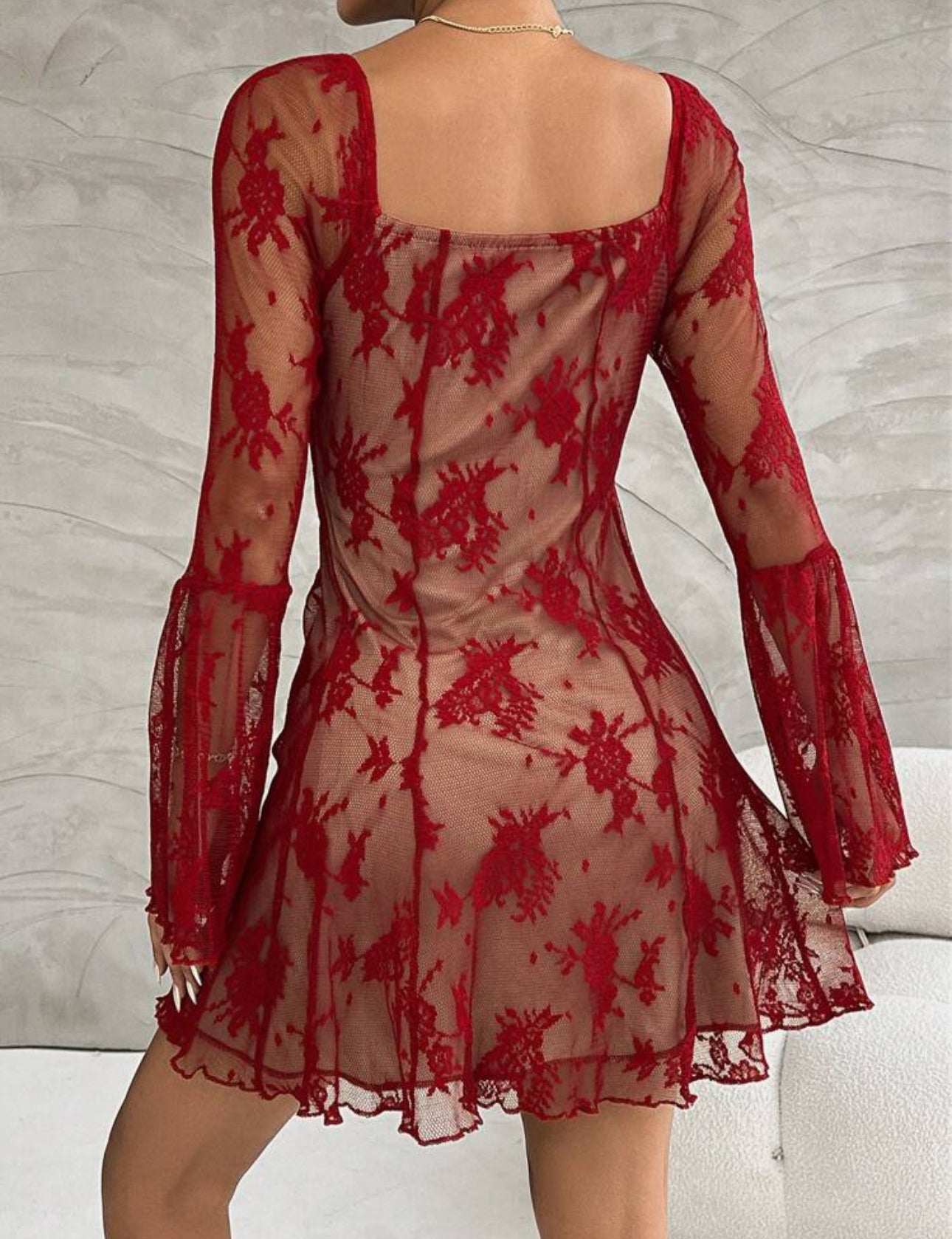 Vestido en corte A de encaje