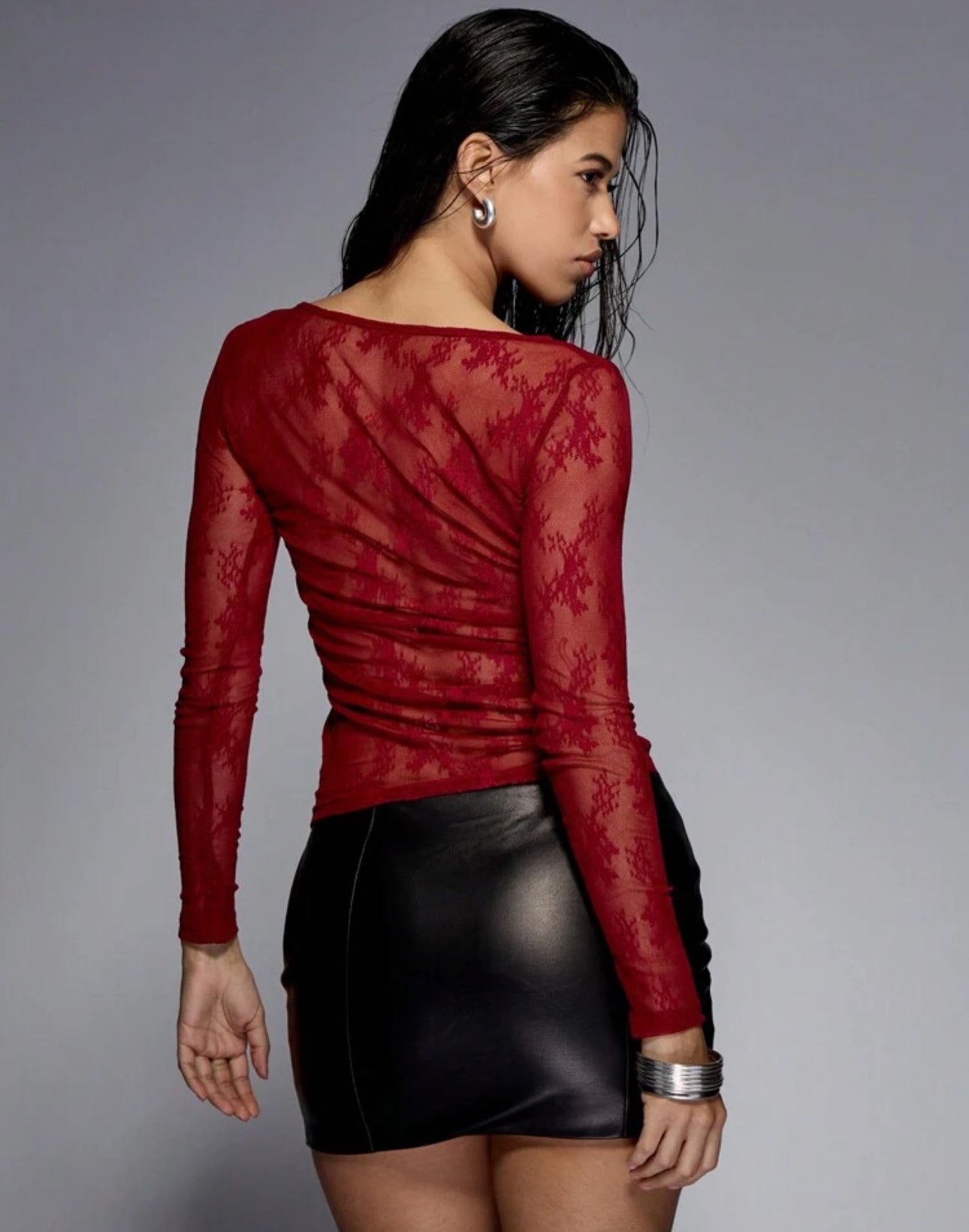 Blusa de encaje burdeos