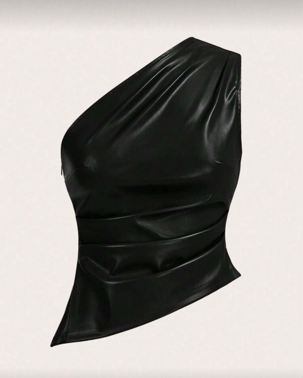 Blusa Asimétrica en cuerina/ negro