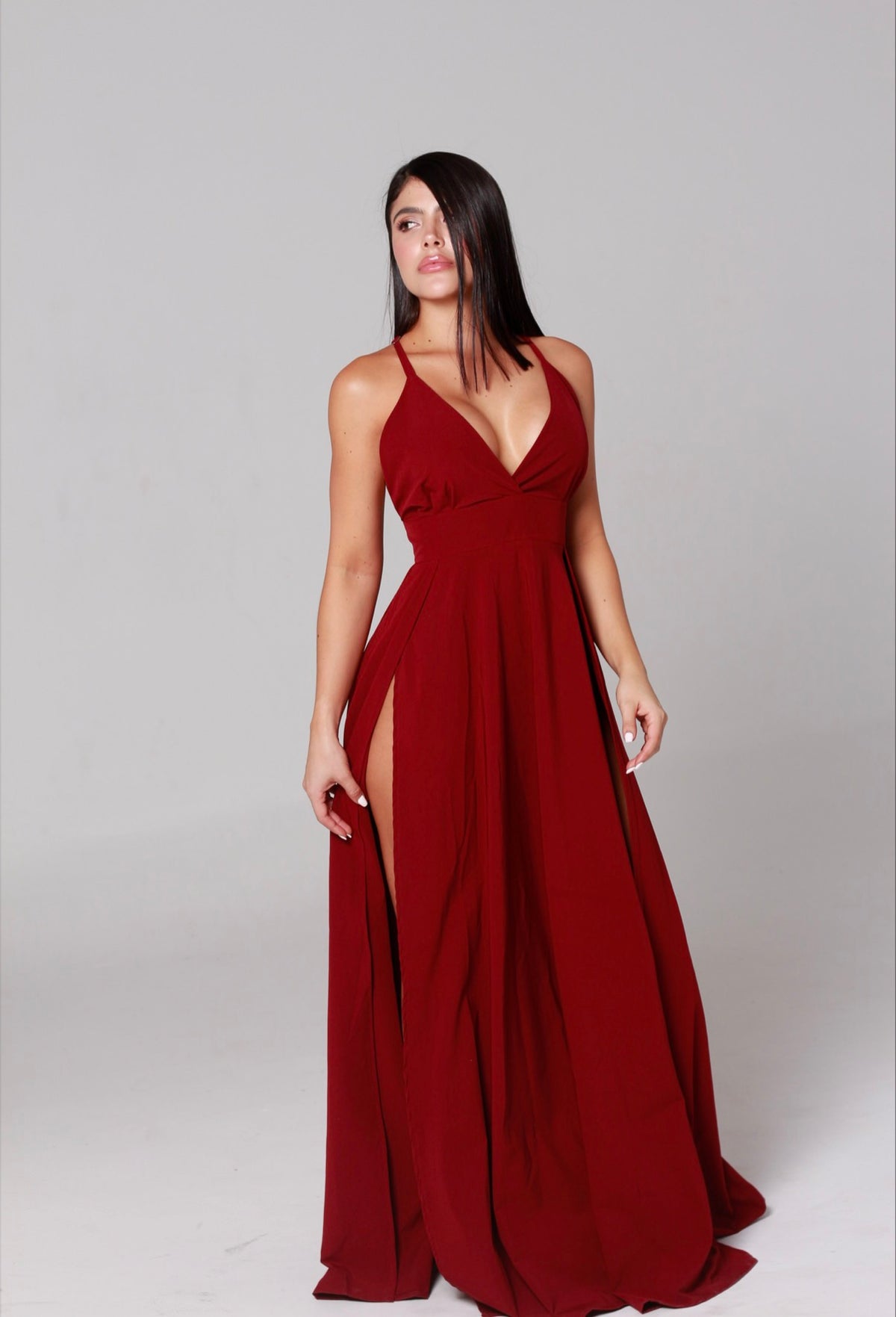 Vestido sienna vinotinto / dos aberturas, escote cruzado