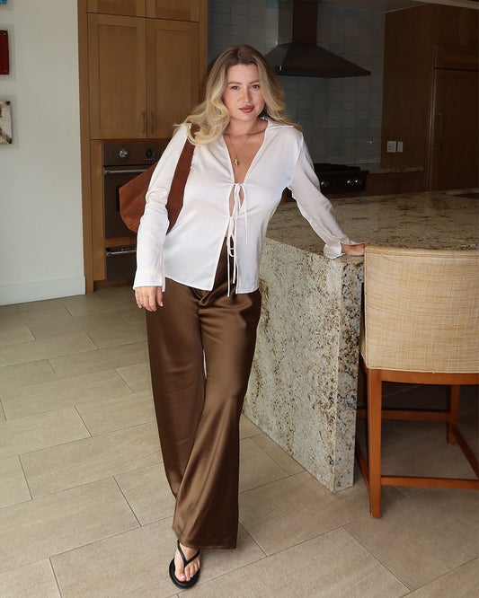 Blusa satinada con lazos / Blanco, rojo, negro