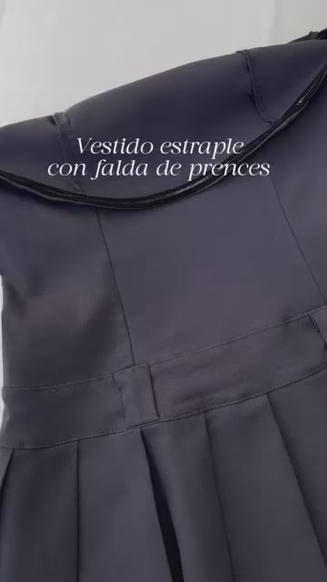 Vestido estraple con falda de prences