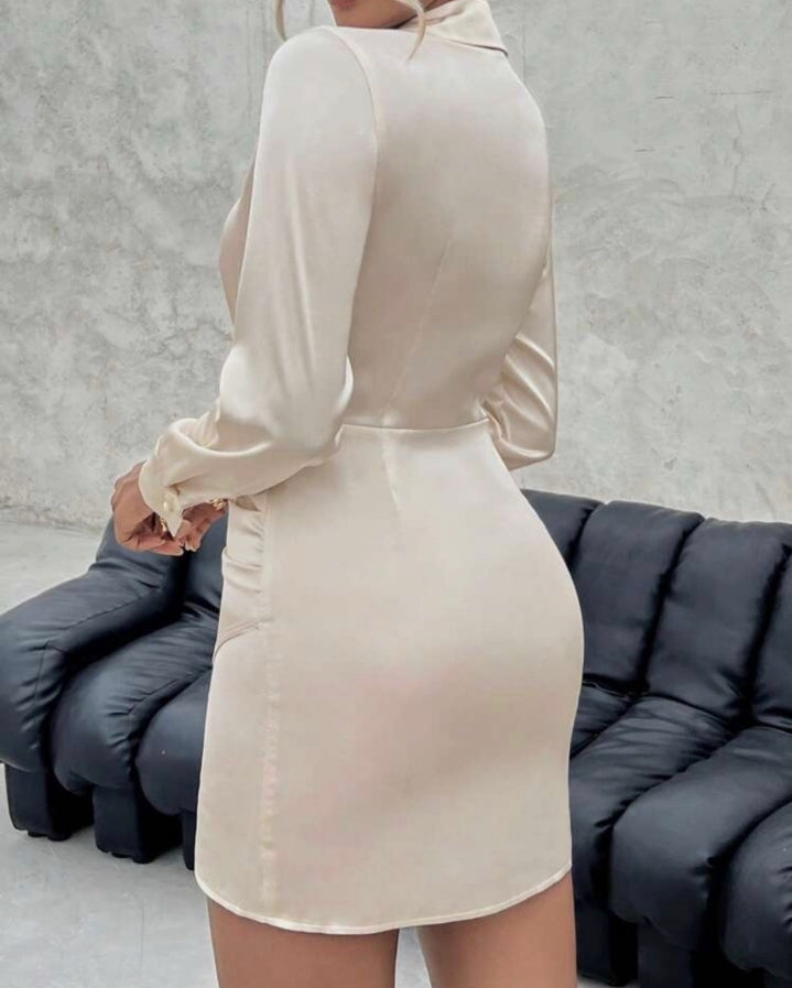 Vestido satinado manga larga