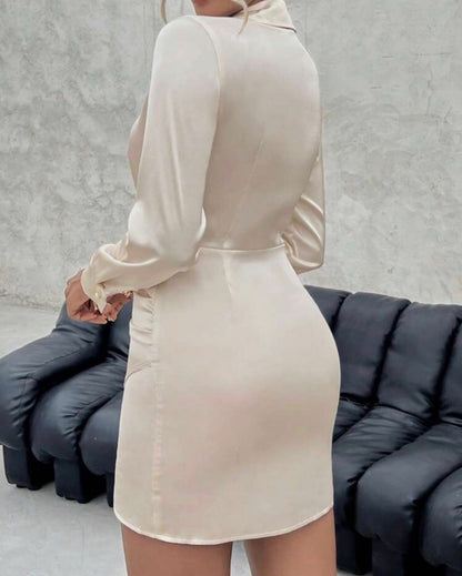 Vestido satinado manga larga