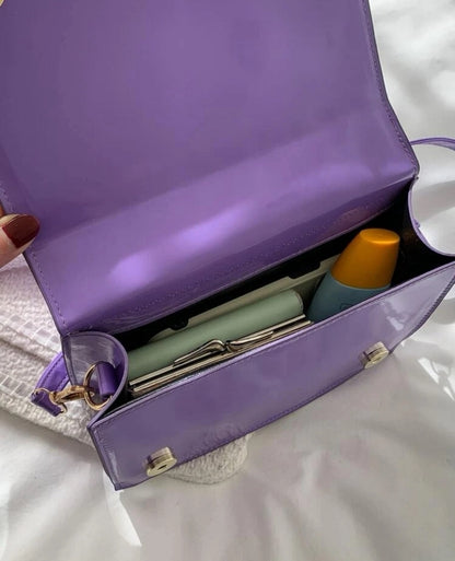 Bolso de cuadros en relieve con solapa