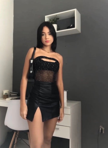 Falda en cuerina con abertura