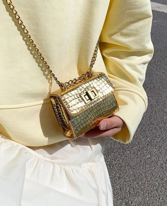 Bolso mini dorado