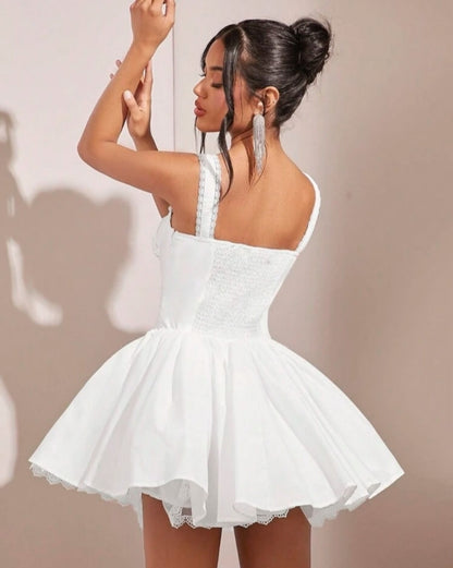 Vestido esponjoso, con encaje espalda encauchada