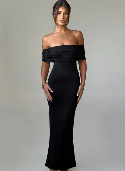 Vestido negro cuello bandeja escote en la espalda