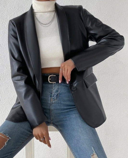 Blazer en cuerina forrado y grueso