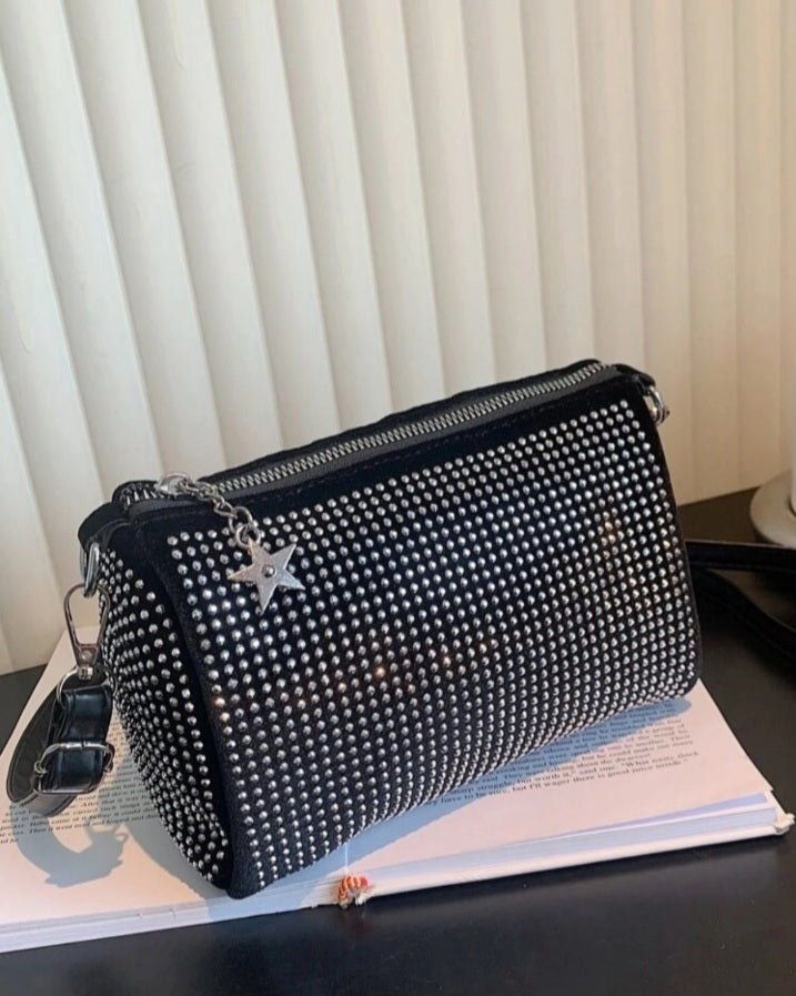 Bolso cubo con apliques