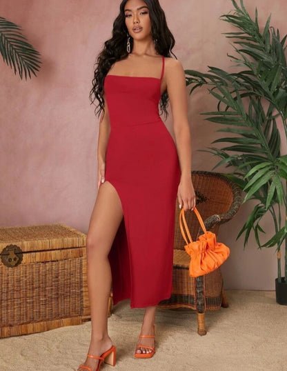 Vestido rojo con abertura