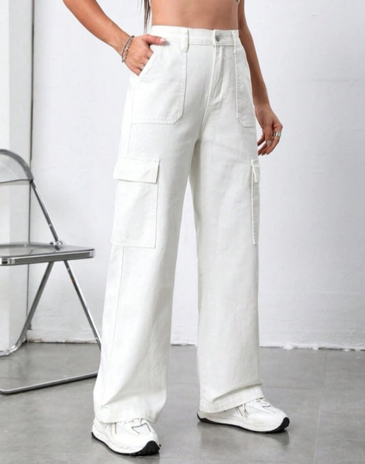 Jean cargo con bolsillo lateral, tiro alto