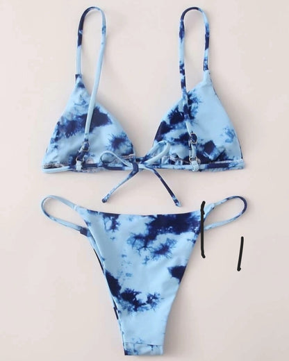 Bikini azul cielo, estampado de mármol